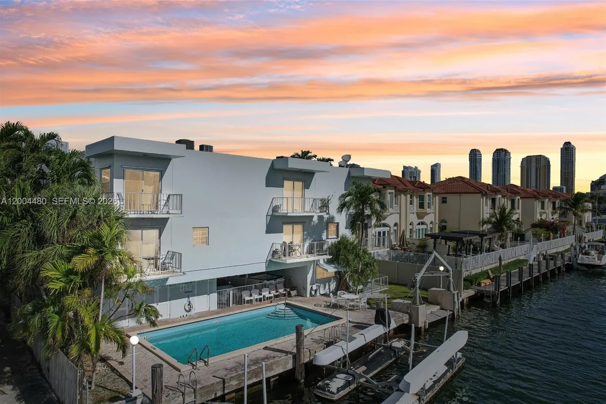 3862 NE 171st St #E, North Miami Beach: photo 1 of 63