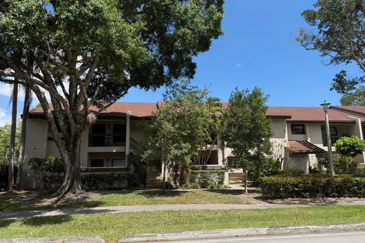 2664 NW 42nd Ave, Coconut Creek: photo 1 of 49