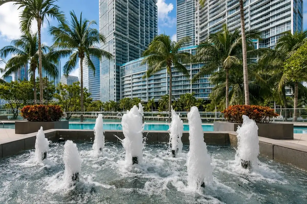 901 Brickell Key Blvd #1009, Miami: photo 1 of 33