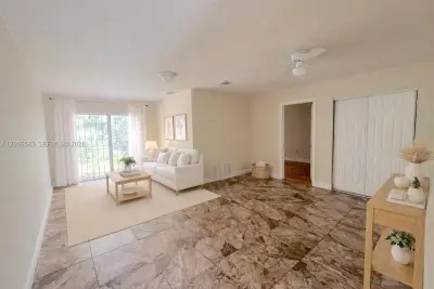 3896 NW 207 St #1, Miami Gardens: photo 1 of 17
