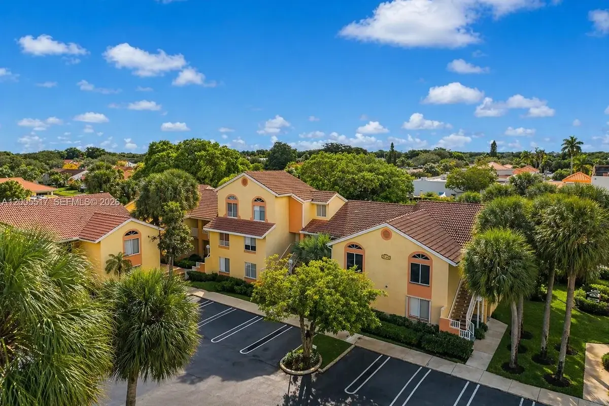 1122 Coral Club Dr, Coral Springs: photo 1 of 18