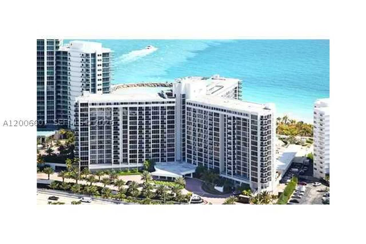 Condo in Bal Harbour: photo 1 of 26