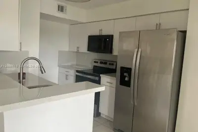 15231 SW 80th St #503, Miami: photo 1 of 9
