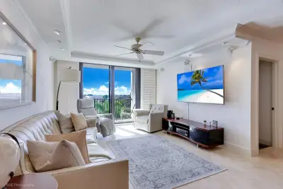 651 Okeechobee Blvd #509, West Palm Beach: photo 1 of 14