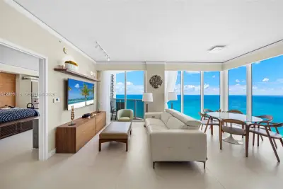 18001 Collins Ave #2209, Sunny Isles Beach: photo 1 of 43