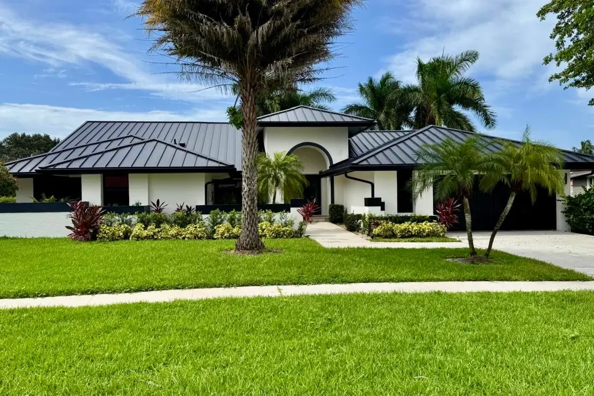 2281 Seaford Dr, Wellington: photo 1 of 32