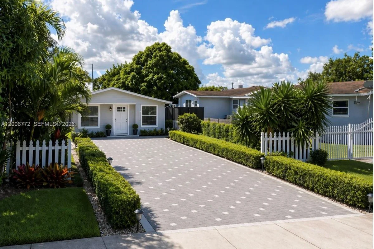 28 NE 185th Ter, Miami Gardens: photo 1 of 1