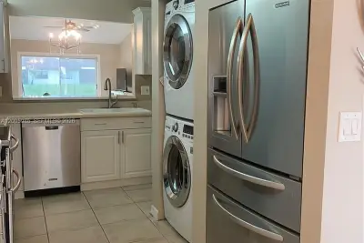 803 SW 119th Way, Davie: photo 1 of 10