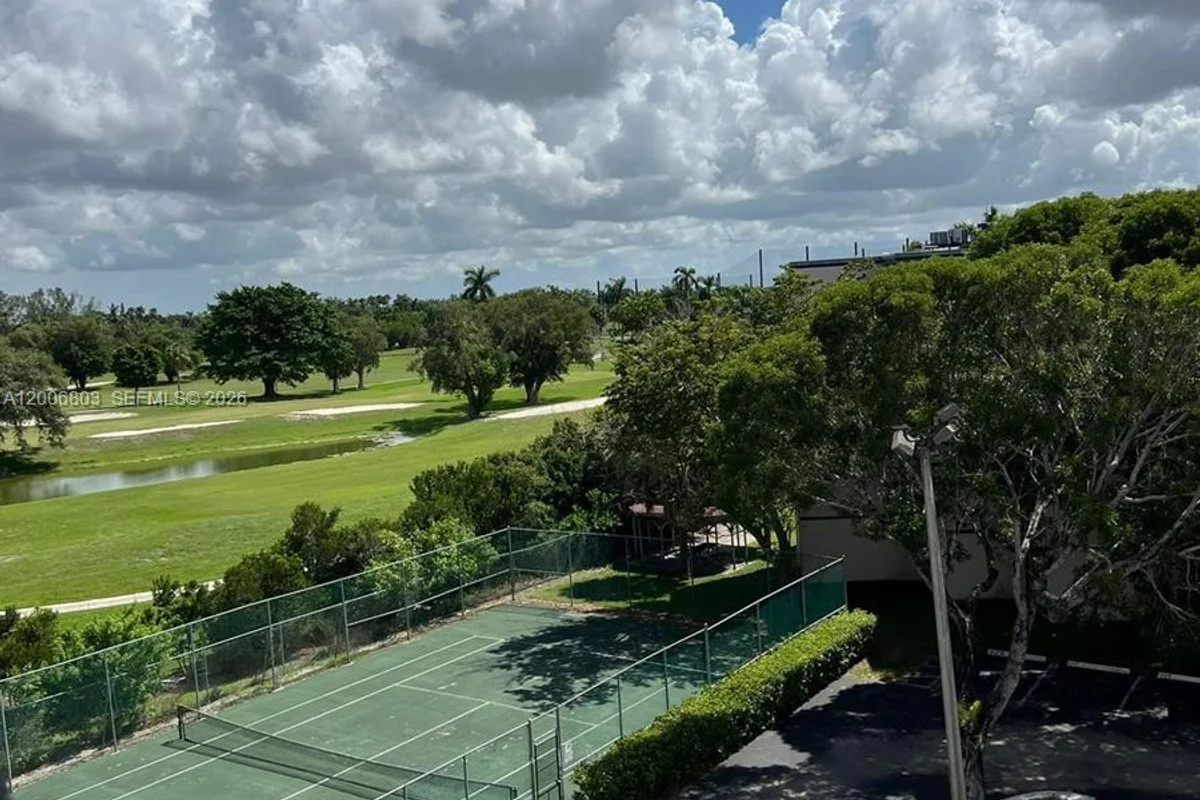7125 NW 186th St #B502, Hialeah: photo 1 of 12