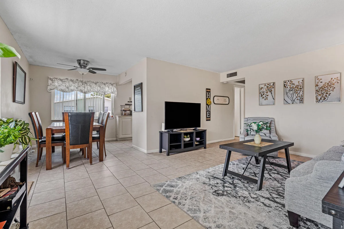 167 Cambridge G, West Palm Beach: photo 1 of 16