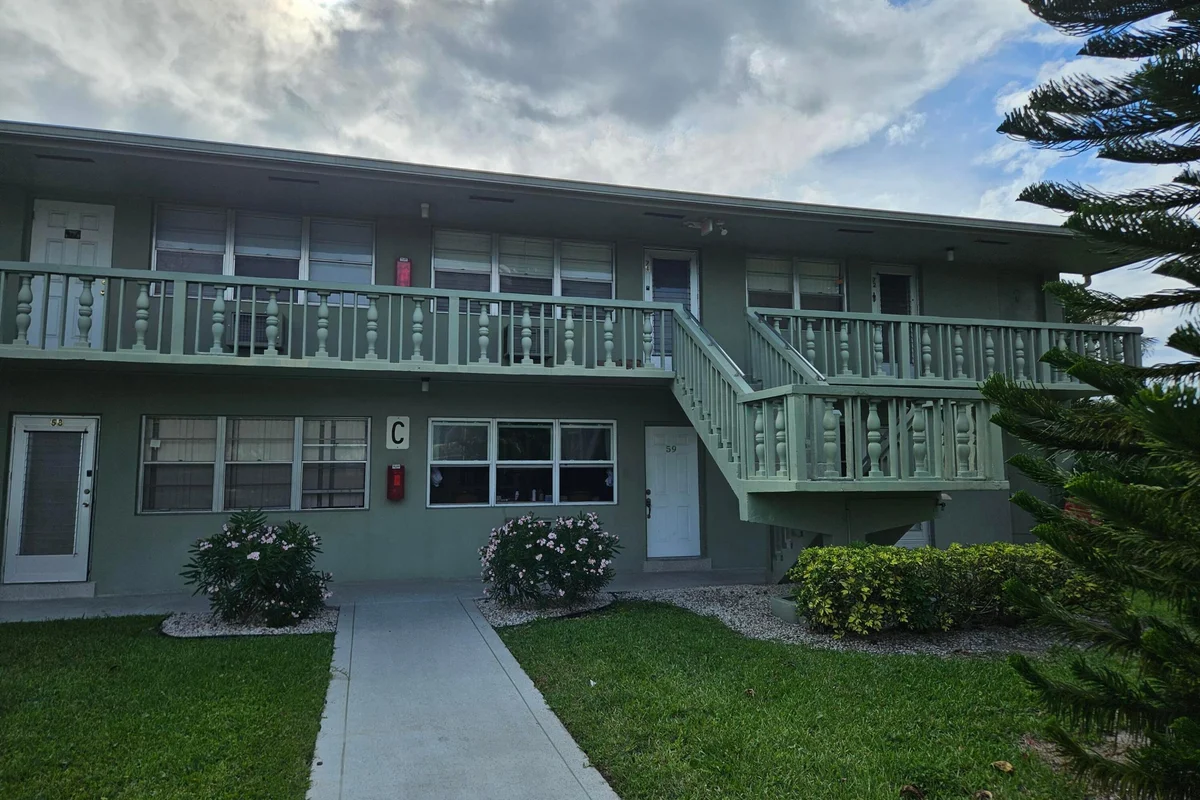 71 Easthampton #C, West Palm Beach: photo 1 of 13