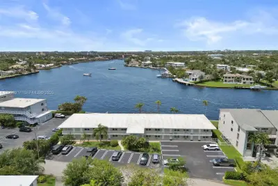 1105 S Riverside Dr #107, Pompano Beach: photo 1 of 31