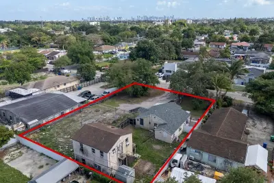 3035 NW 93rd St, Miami: photo 1 of 33