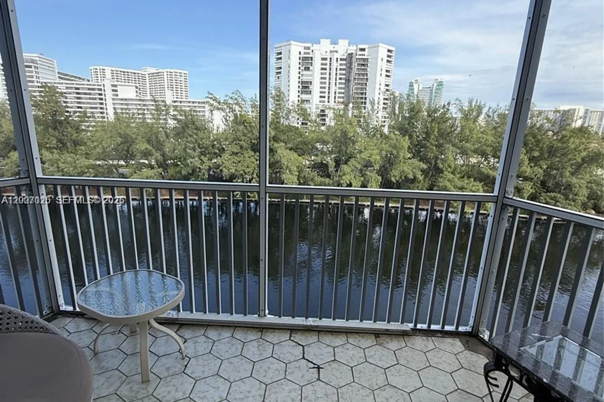 300 Diplomat Pkwy #712, Hallandale Beach: photo 1 of 15