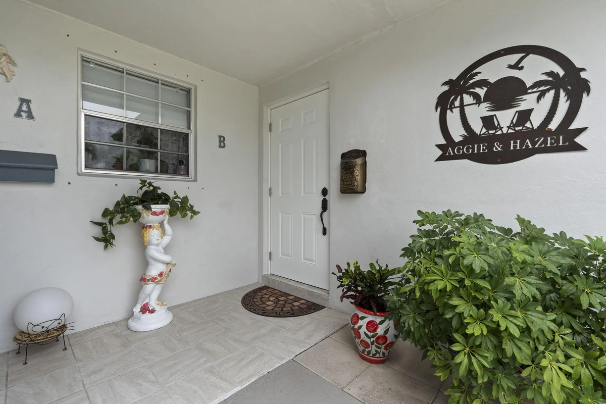 1177 S Drive Cir #B, Delray Beach: photo 1 of 41