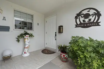 1177 S Drive Cir #B, Delray Beach: photo 1 of 41