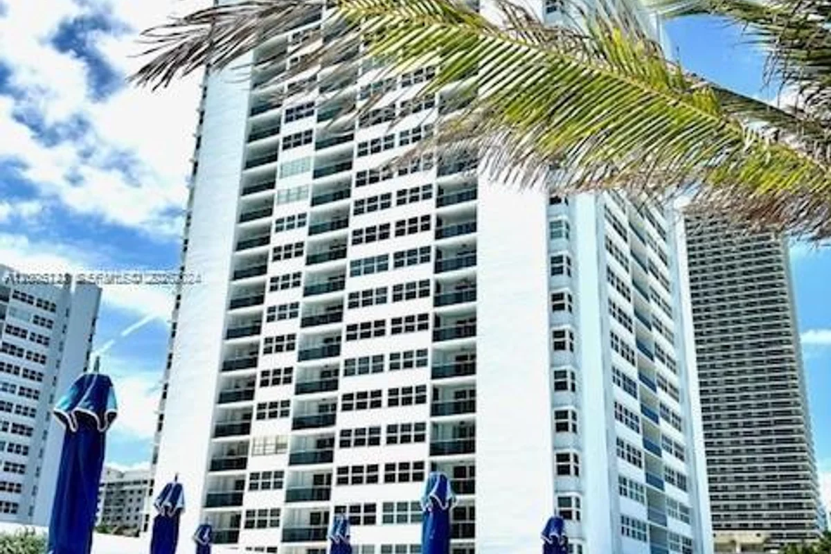 1904 S Ocean Dr #1707, Hallandale Beach: photo 1 of 18