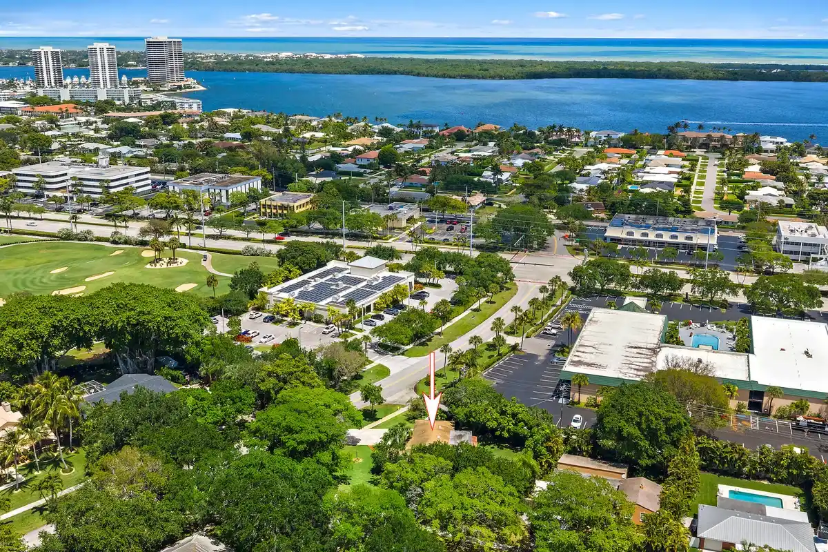 844 Anchorage Dr, North Palm Beach: photo 1 of 12