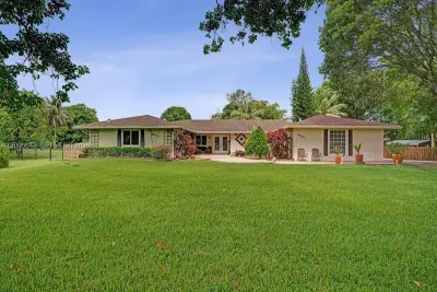 4981 SW 186th Ave, Southwest Ranches: photo 1 of 63