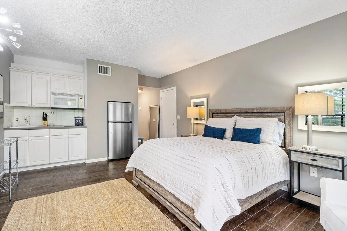 11863 Wimbledon Cir #407, Wellington: photo 1 of 39