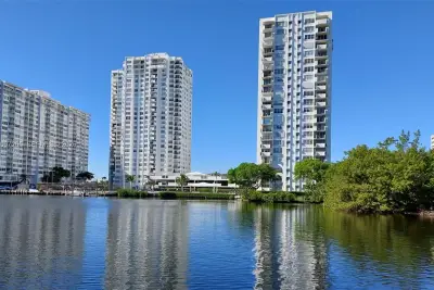 2750 NE 183rd St #1405, Aventura: photo 1 of 18