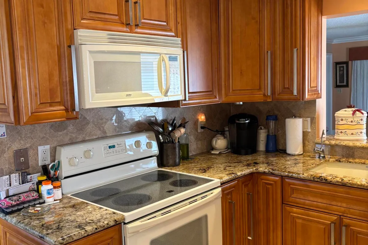 60 Pelican Pointe Dr #1020, Delray Beach: photo 1 of 23