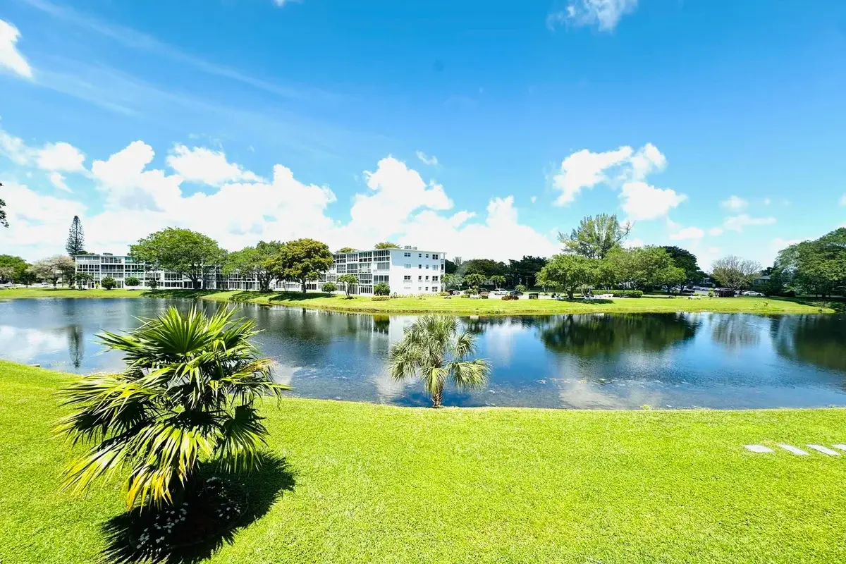 2132 Cambridge F, Deerfield Beach: photo 1 of 66