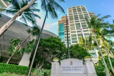 3400 SW 27th Ave #805, Miami: photo 1 of 11