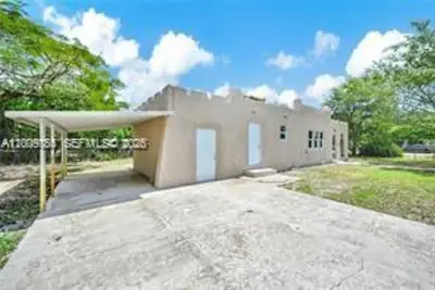 1301 Sharar Ave, Opa-locka: photo 1 of 28