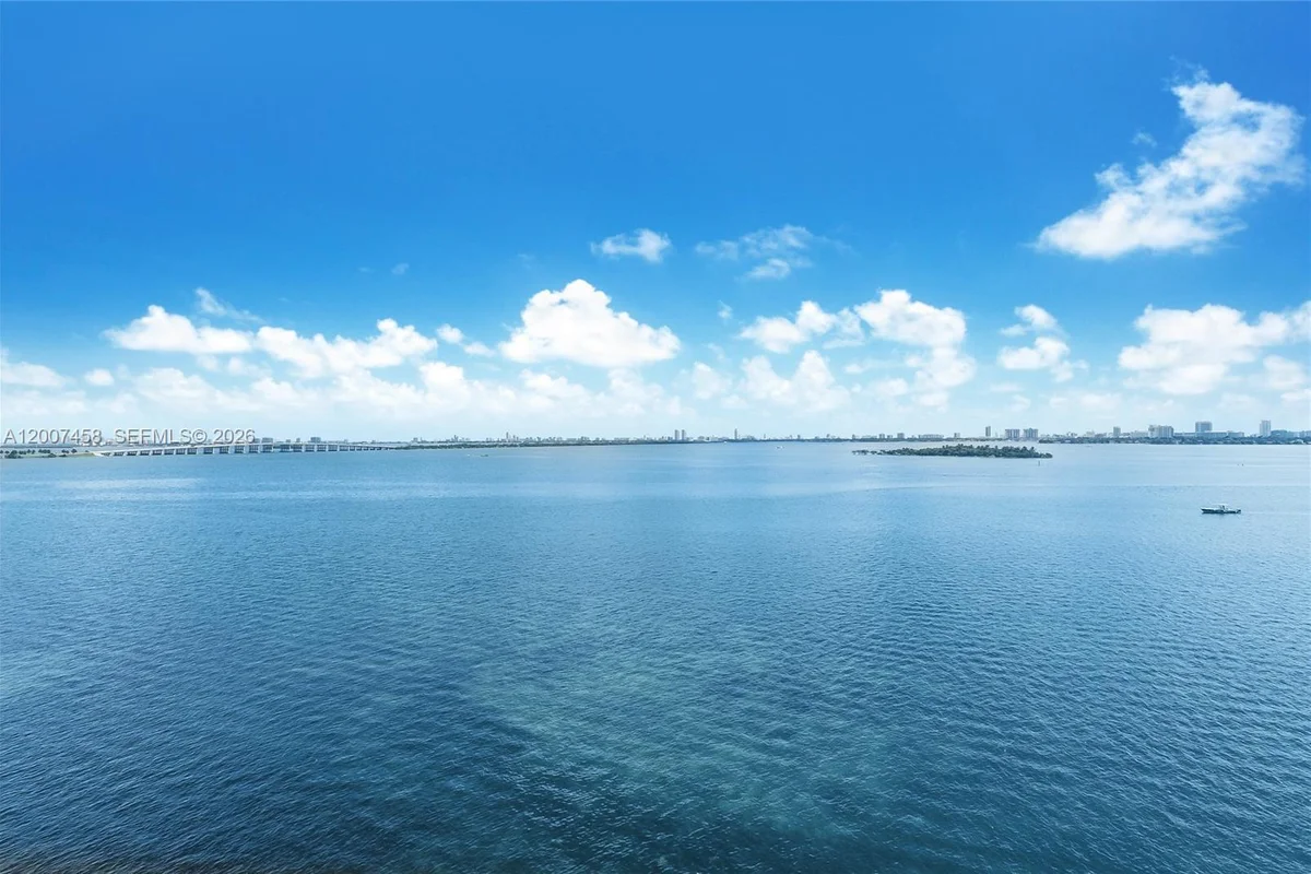 725 NE 22nd St #7B, Miami: photo 1 of 28