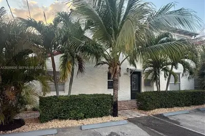 2816 Pine Tree Dr #2, Miami Beach: photo 1 of 16