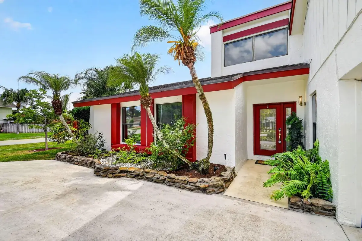 12260 Old Country Rd S, Wellington: photo 1 of 69