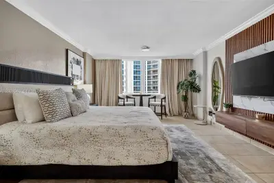 19201 Collins Ave #1123, Sunny Isles Beach: photo 1 of 47