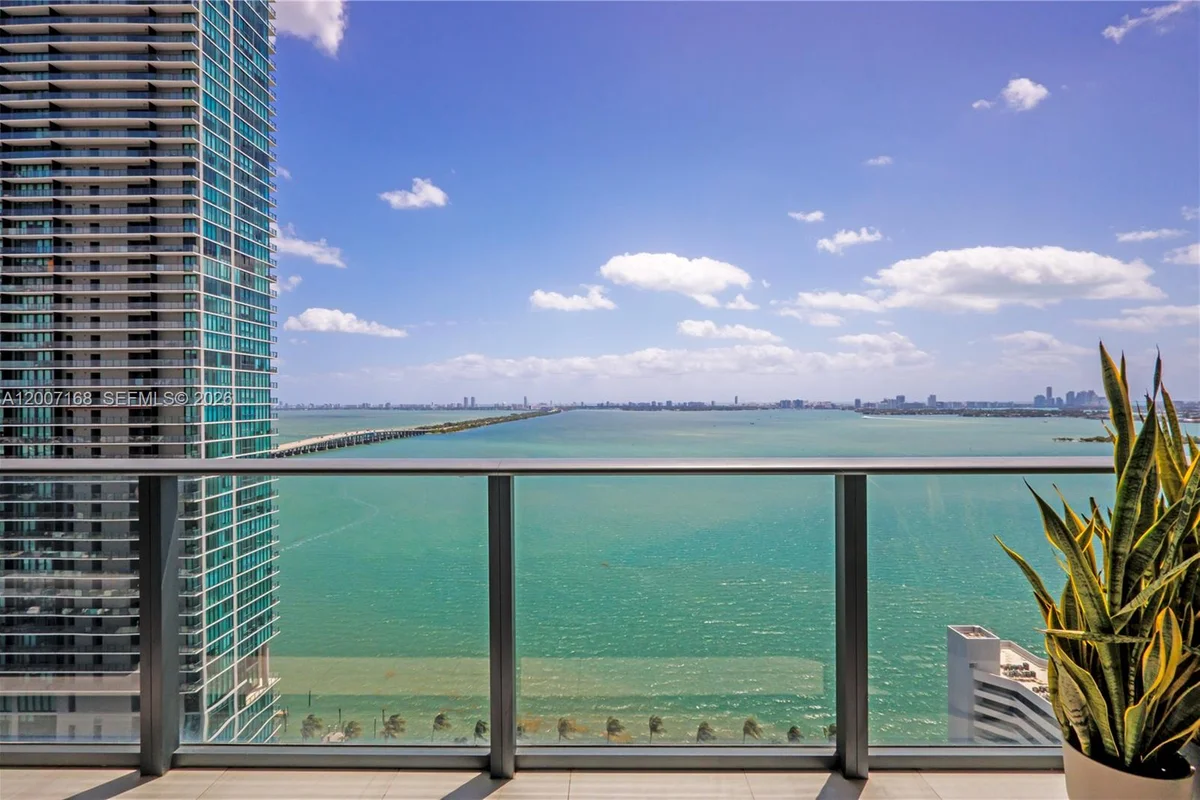 480 NE 31st St #2405, Miami: photo 1 of 54
