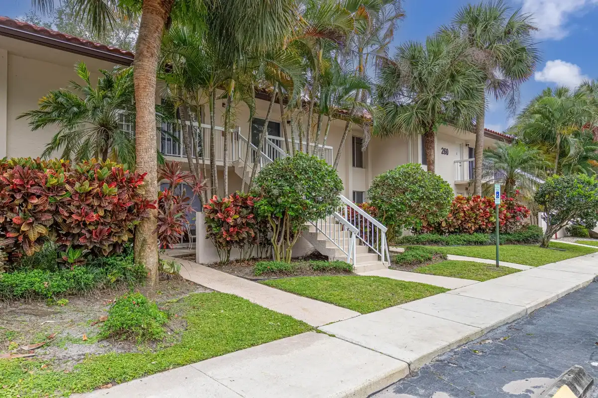 260 NW 67th St #A203, Boca Raton: photo 1 of 25