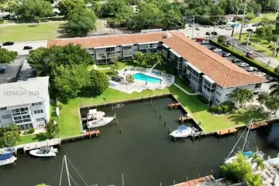 900 SW 12th St #110, Fort Lauderdale: photo 1 of 21