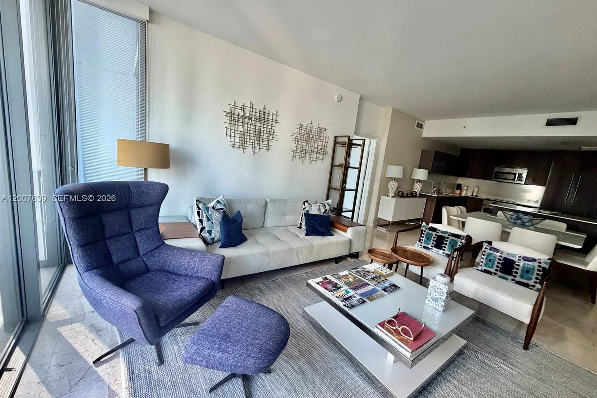88 SW 7th St #1109, Miami: photo 1 of 41