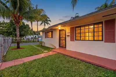 11120 NW 6th Ave, Miami Shores: photo 1 of 15