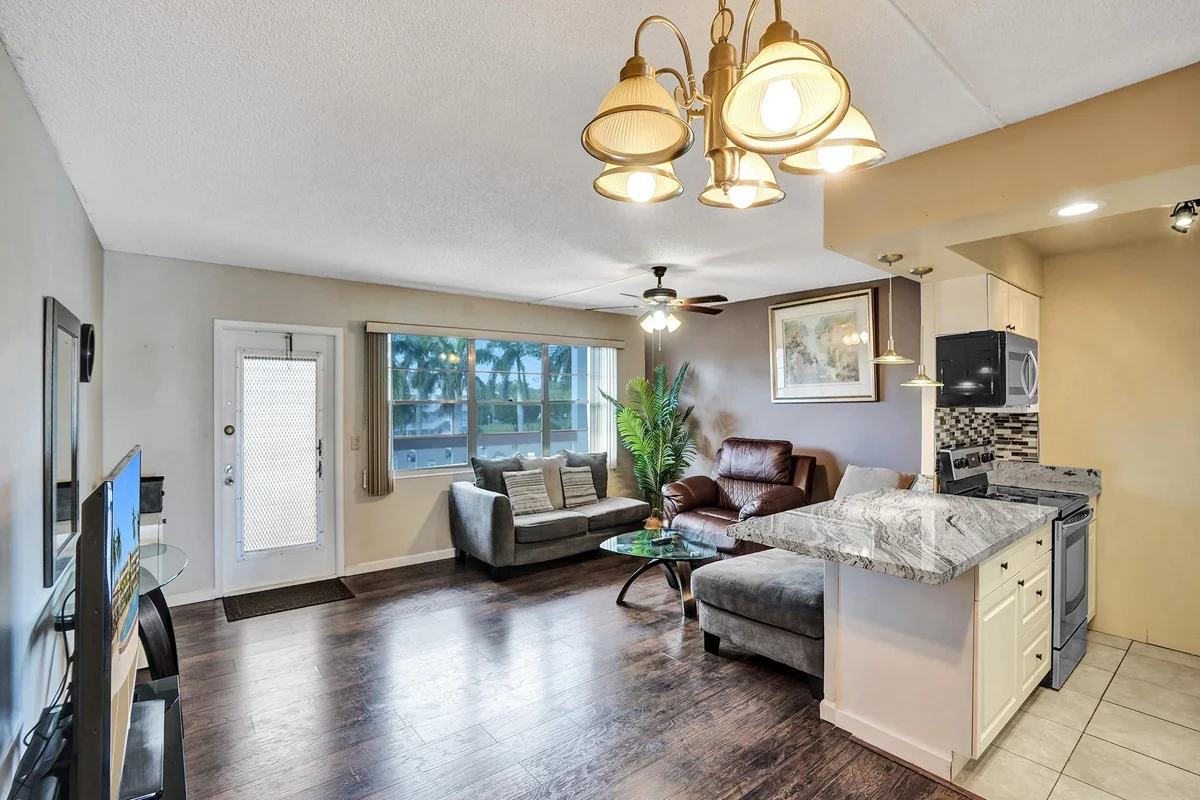 3014 Cornwall A, Boca Raton: photo 1 of 40