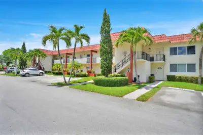 8941 S Hollybrook Blvd #203, Pembroke Pines: photo 1 of 24