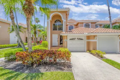 222 Legendary Cir, Palm Beach Gardens: photo 1 of 67