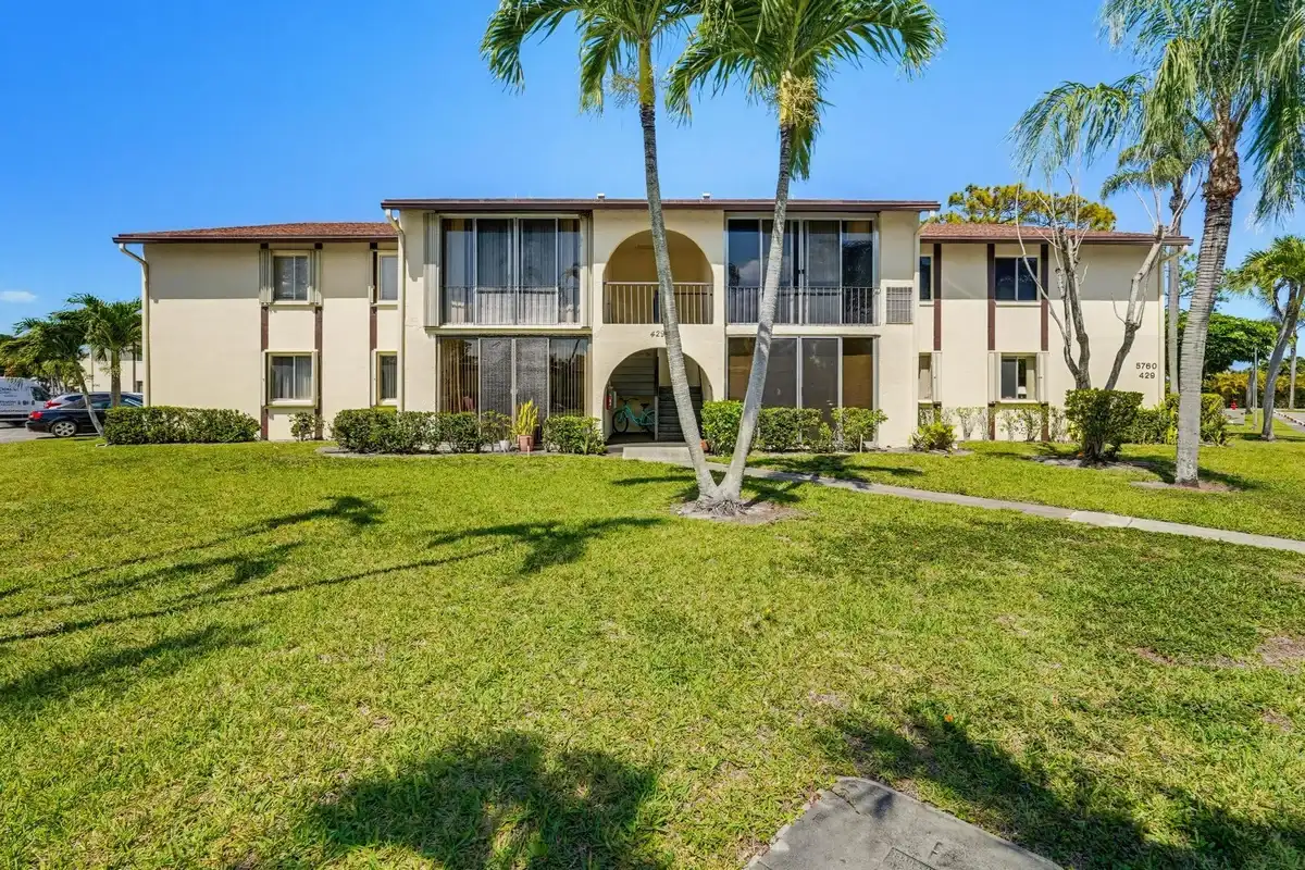 5760 Pine Wood Dr #D-1, Lake Worth: photo 1 of 21