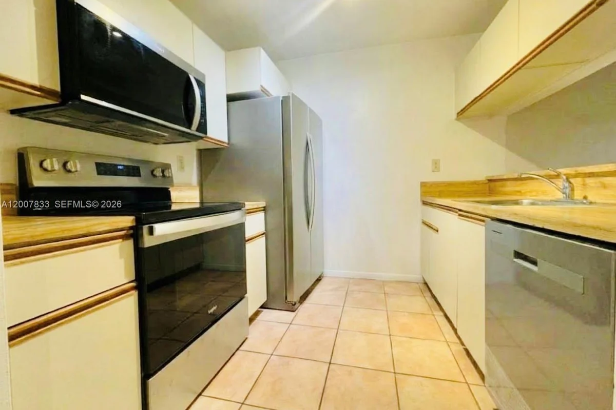11251 SW 13th St #201, Pembroke Pines: photo 1 of 15