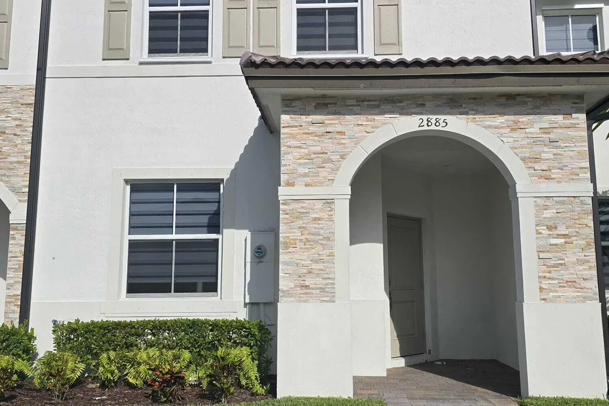 2885 SE 25th Rd, Homestead: photo 1 of 22
