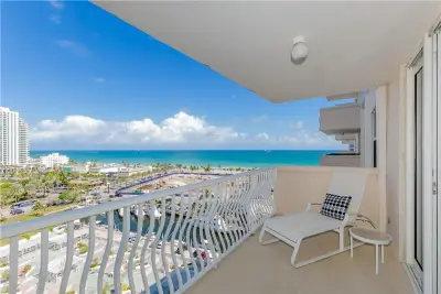 1 Las Olas Cir #1211, Fort Lauderdale: photo 1 of 47