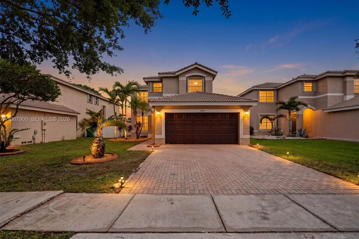 16438 SW 28th St, Miramar: photo 1 of 17