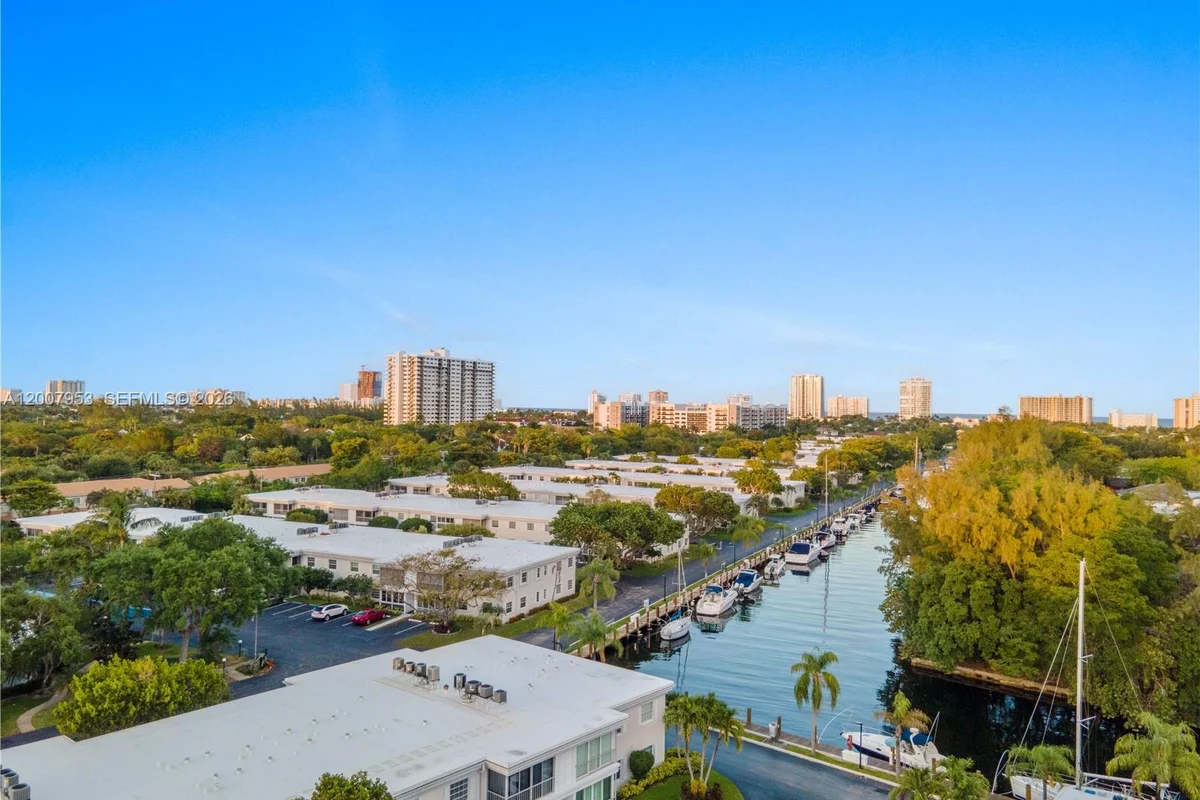 6315 Bay Club Dr #3, Fort Lauderdale: photo 1 of 30
