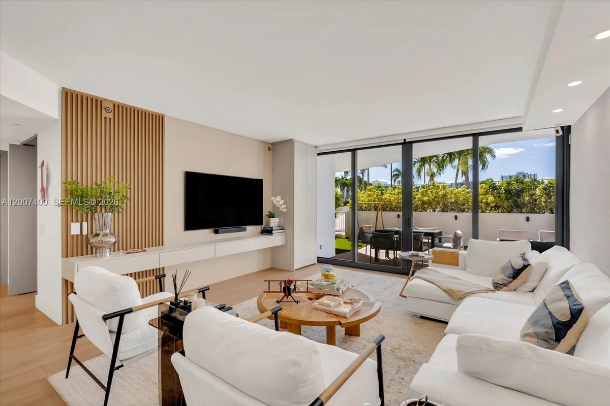 3640 Yacht Club Dr #310, Aventura: photo 1 of 21