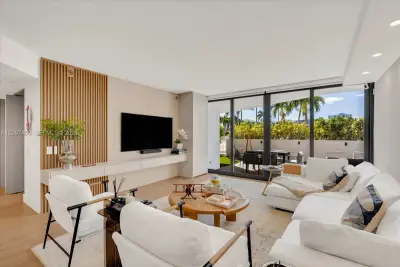 3640 Yacht Club Dr #310, Aventura: photo 1 of 21