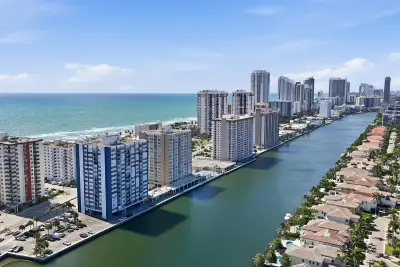 1400 S Ocean Dr #303, Hollywood: photo 1 of 31